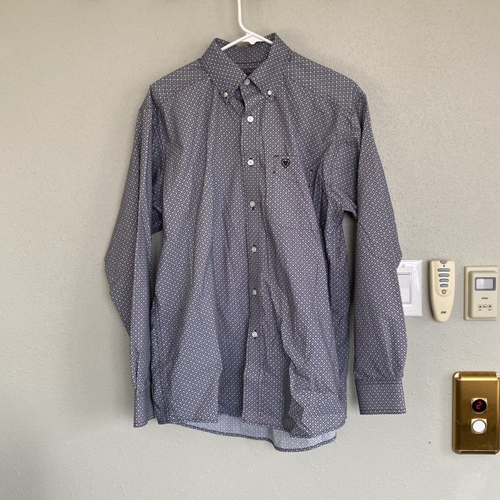 Ariat western shirt size medium good shape collar buttons slightly chipped